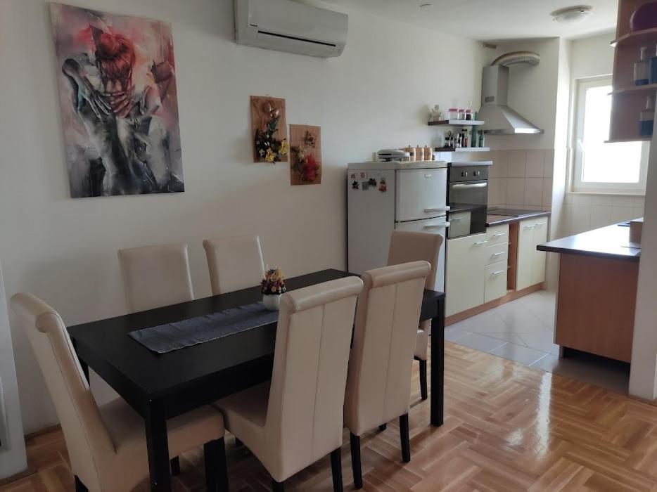 Deep Blue Apartament